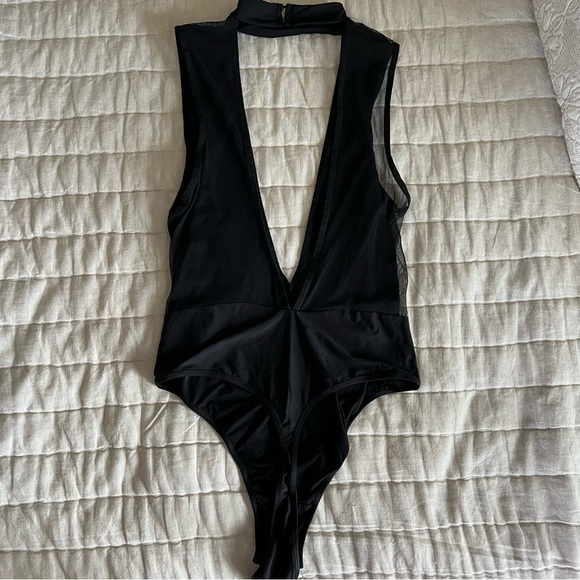 Victoria’s Secret Black Choker High Neck Plunging Neckline Bodysuit Size Large - Picture 13 of 16